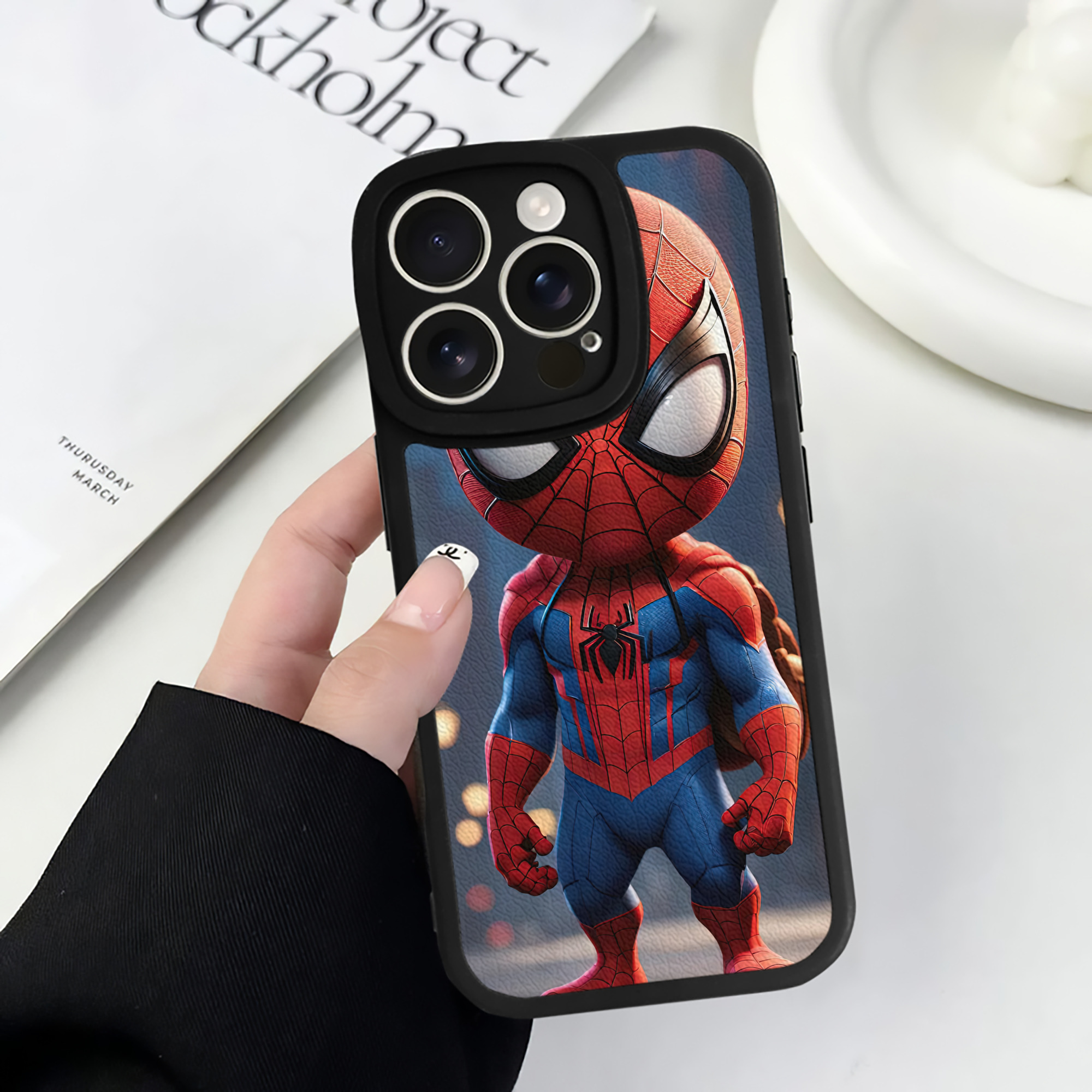 Spider Man スパイダーマン 【iPhone 16シリーズ対応】シリコンスマホケース（レザー調） 材質：シリコン